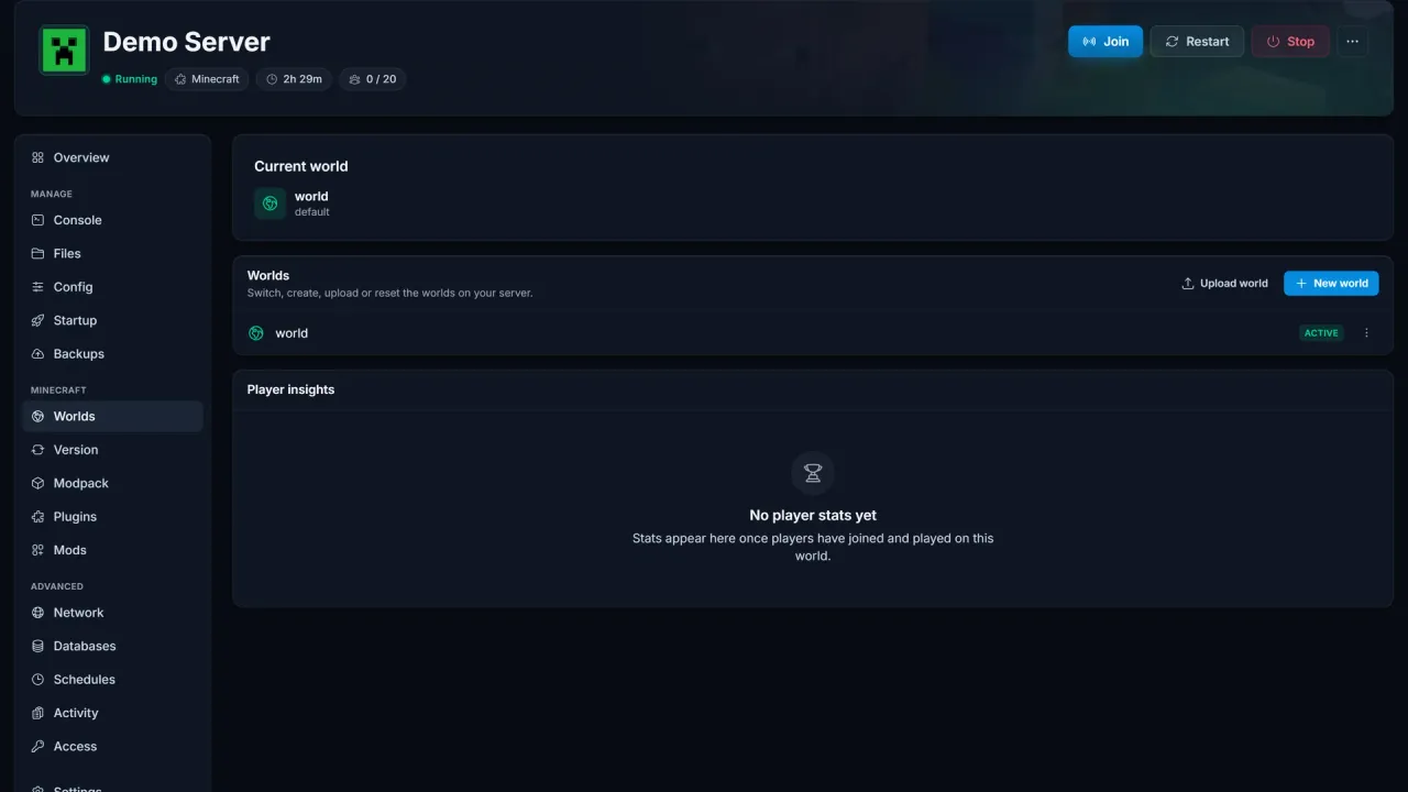 World management tab in the SpillHosting panel listing saved worlds